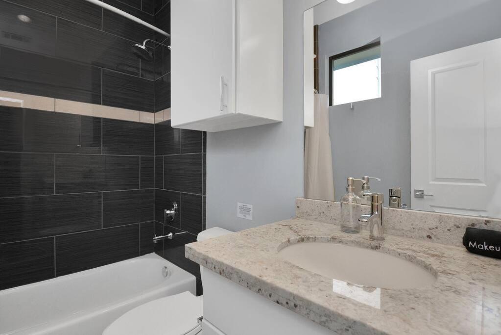 Skyline Views - Sleeps 10 Home Near Downtown Houston Kültér fotó